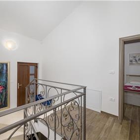 4 bedroom villa bedroom with pool, Svetvinčenat, Istria, sleeps 8